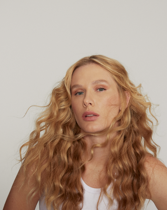 Fragrância capilar e perfume: como combinar os dois sem erro